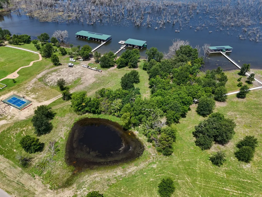 280 Shoreline Drive Dodd City, TX 75438