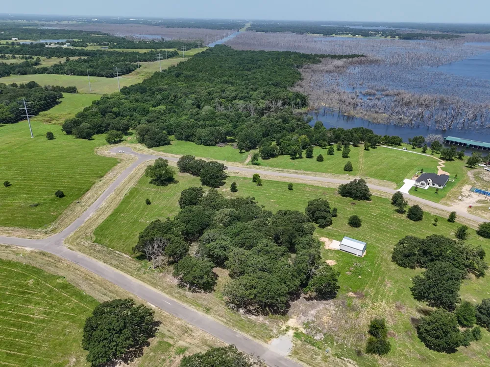 280 Shoreline Drive Dodd City, TX 75438
