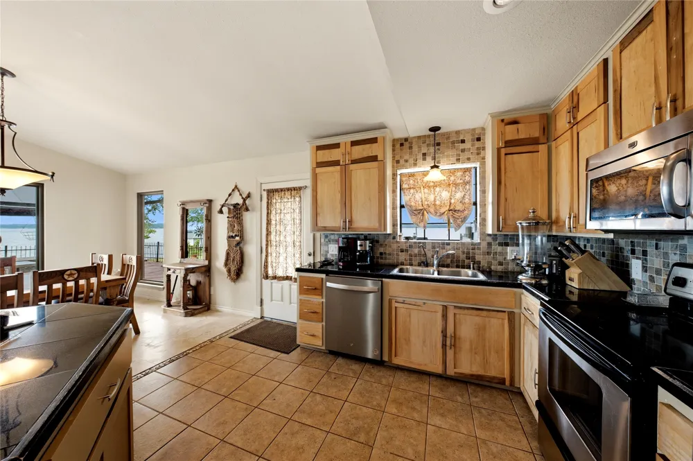 21282 Southwind Drive Chandler, TX 75758