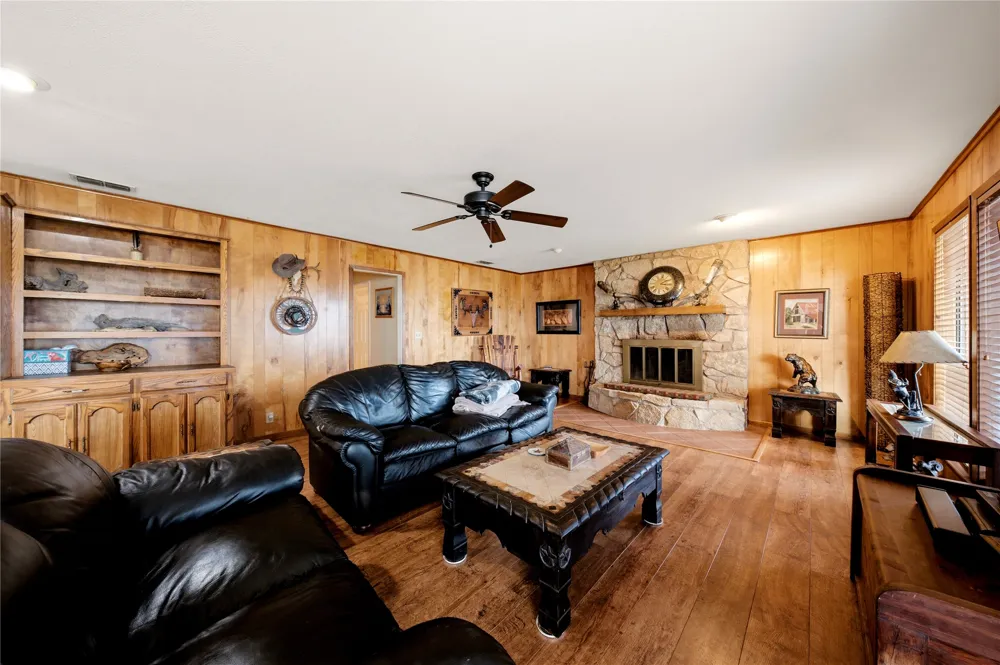 21282 Southwind Drive Chandler, TX 75758