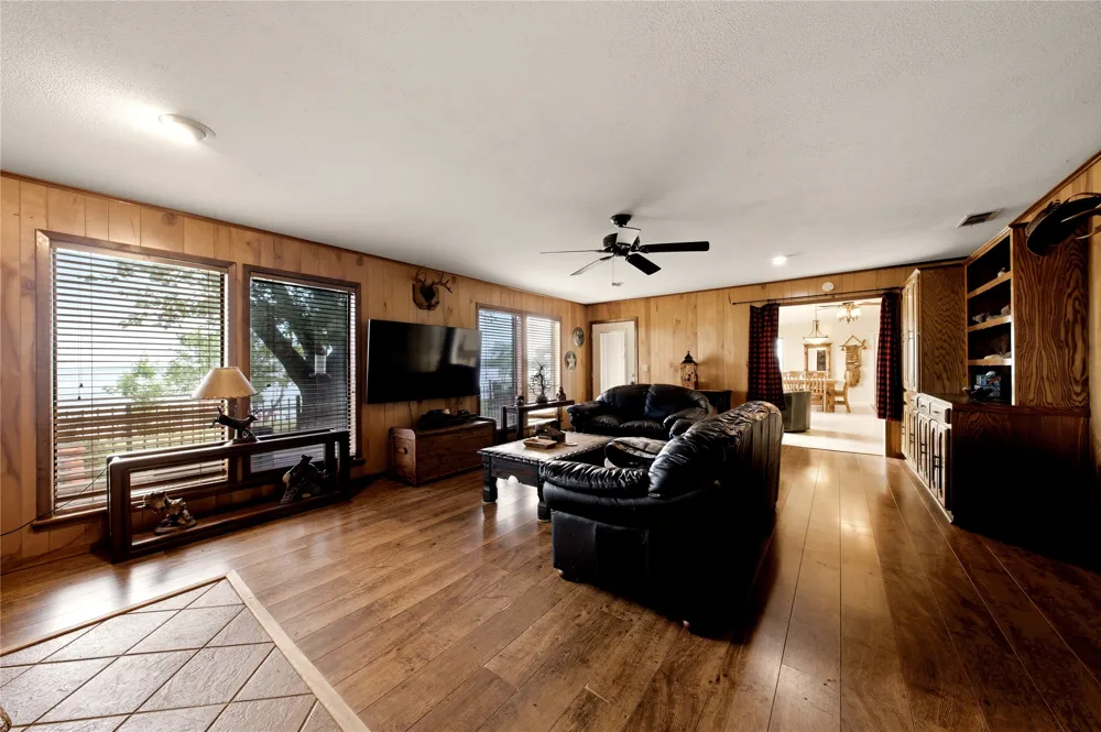 21282 Southwind Drive Chandler, TX 75758