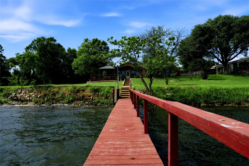 21282 Southwind Drive Chandler, TX 75758