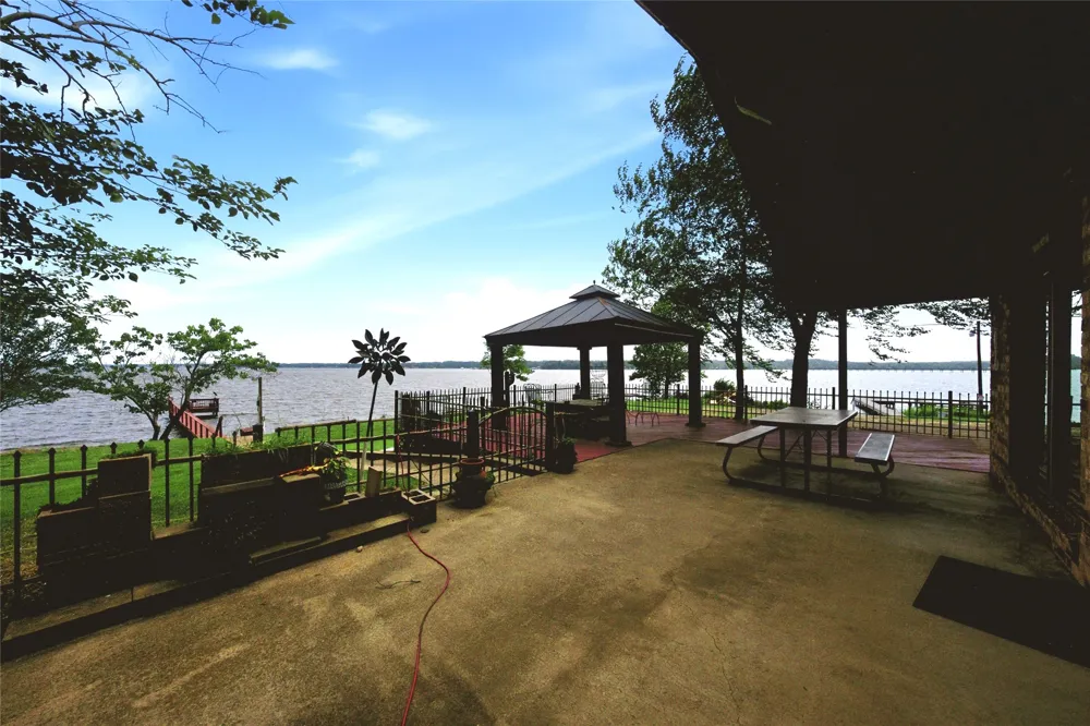 21282 Southwind Drive Chandler, TX 75758