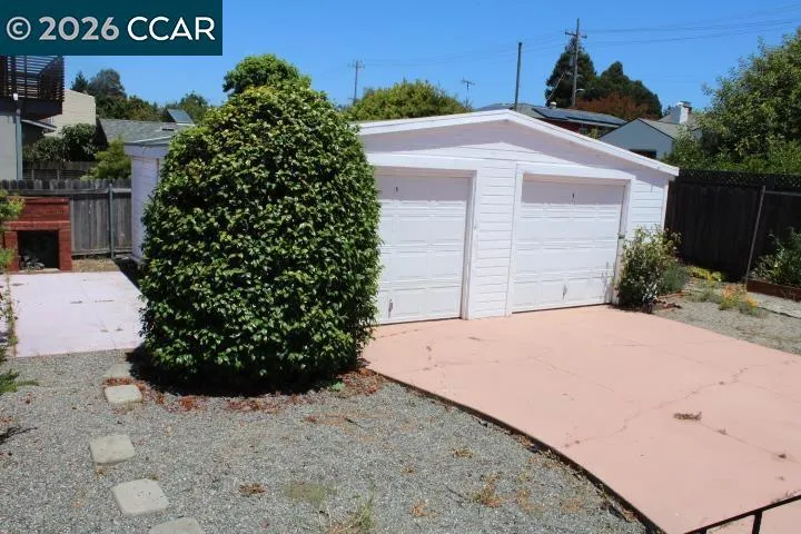 1209 Marin Ave. Albany, CA 94706