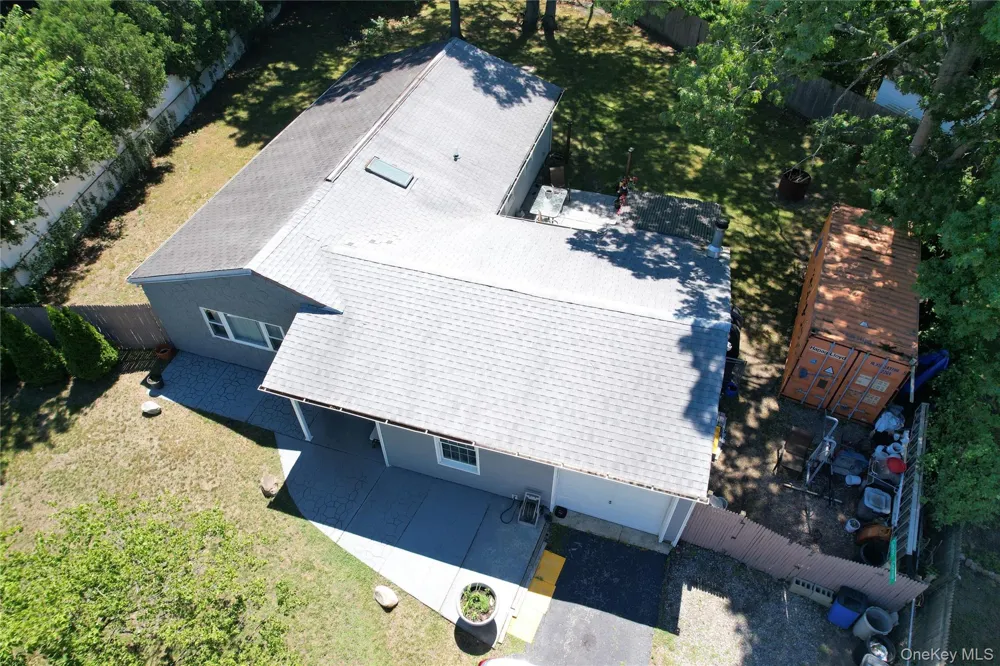 142 Palmer Street Brentwood, NY 11717