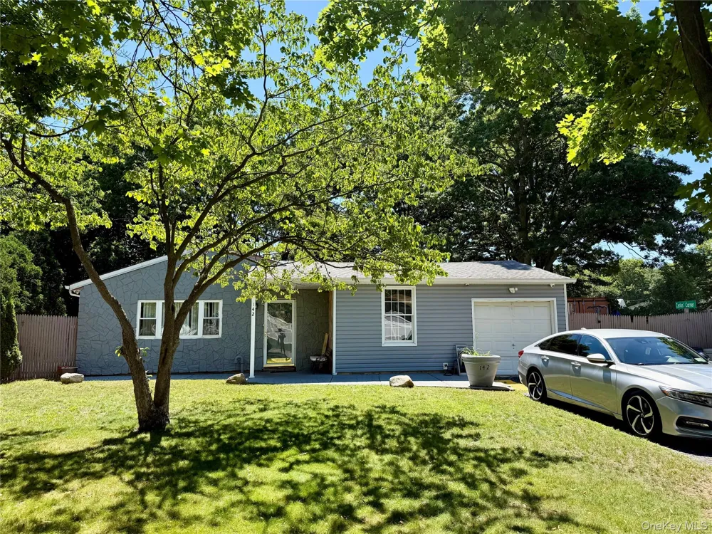 142 Palmer Street Brentwood, NY 11717
