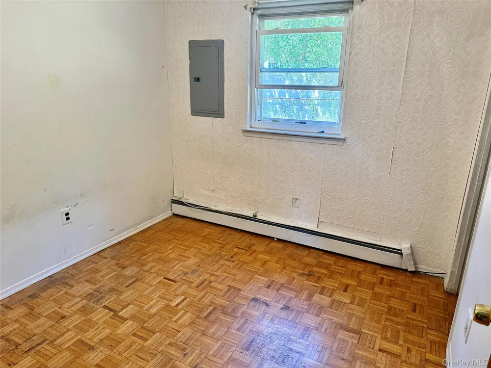 142 Palmer Street Brentwood, NY 11717