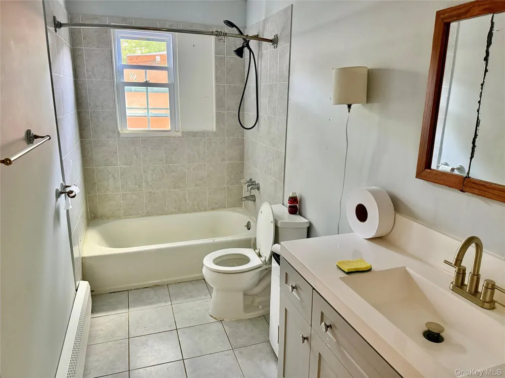 142 Palmer Street Brentwood, NY 11717