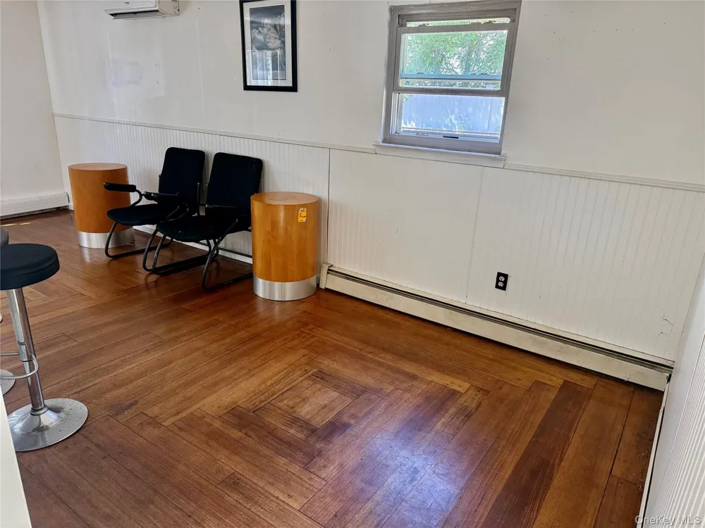 142 Palmer Street Brentwood, NY 11717