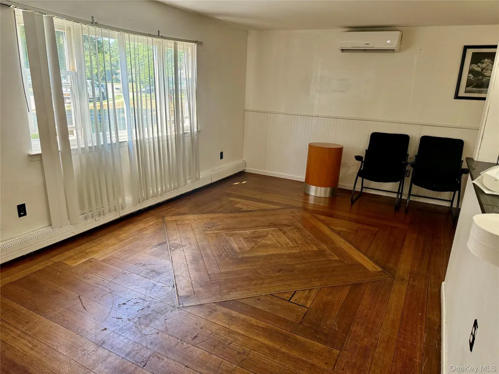 142 Palmer Street Brentwood, NY 11717