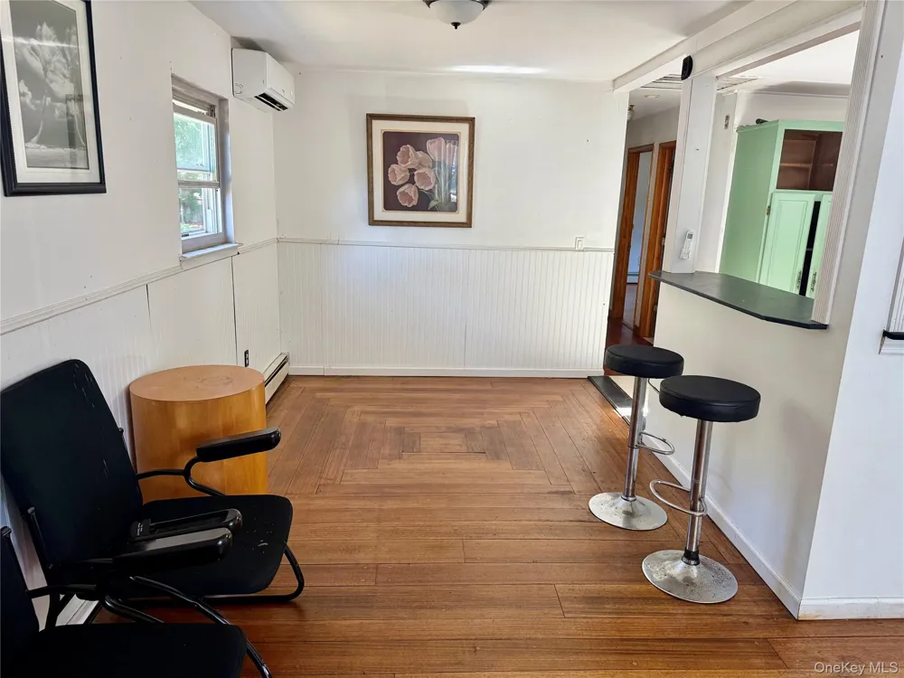 142 Palmer Street Brentwood, NY 11717