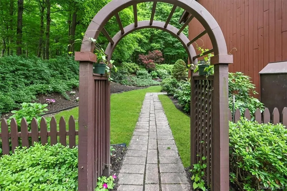 1 Tenny Lane Cornwall, NY 12518
