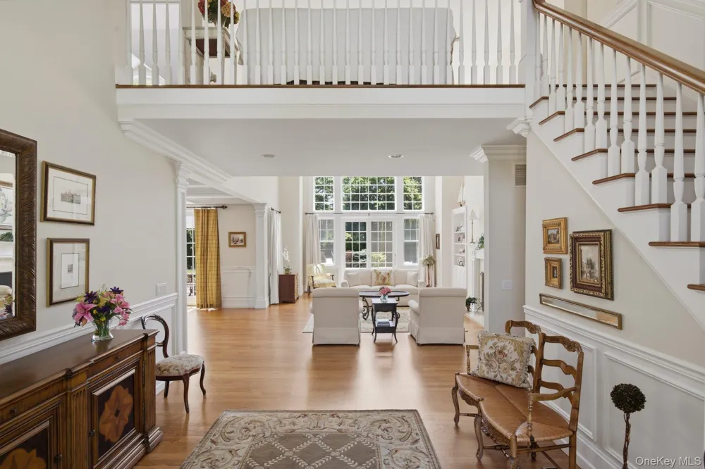 19 Cedarfield Lane Westhampton, NY 11977