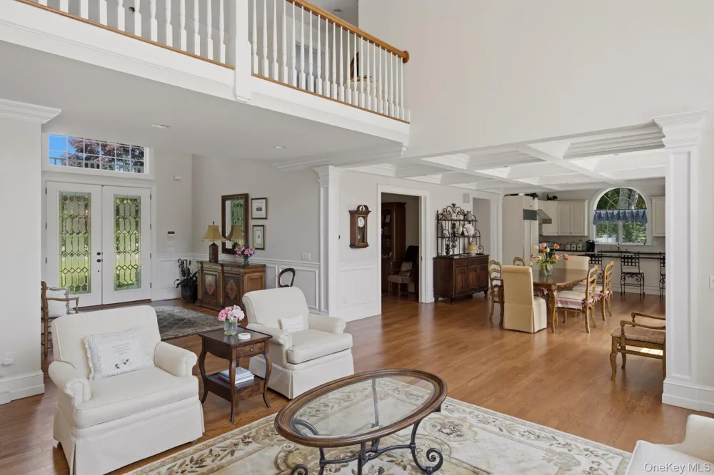 19 Cedarfield Lane Westhampton, NY 11977
