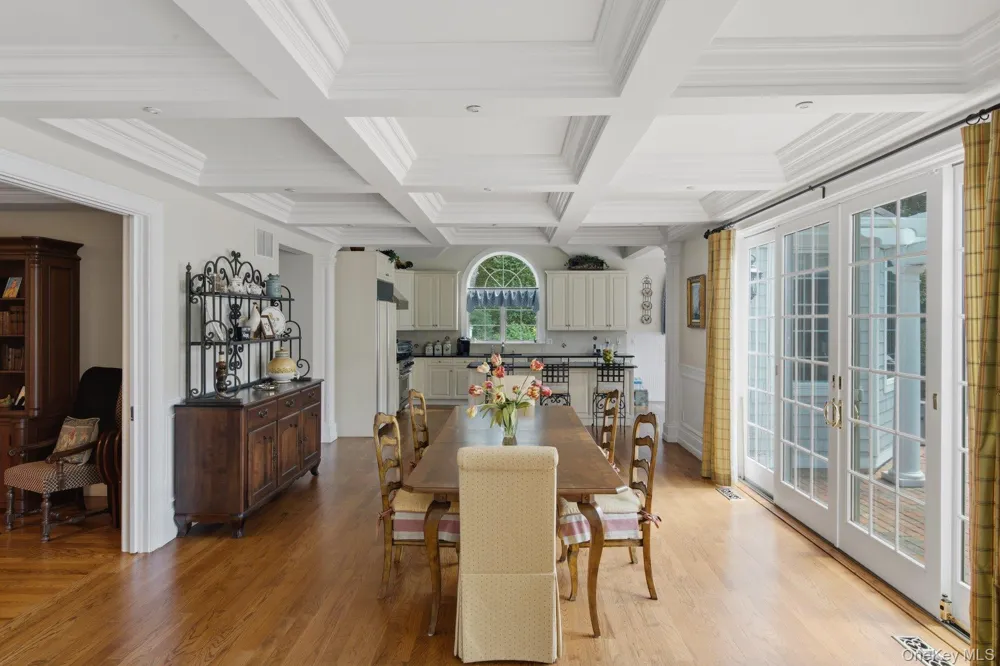 19 Cedarfield Lane Westhampton, NY 11977