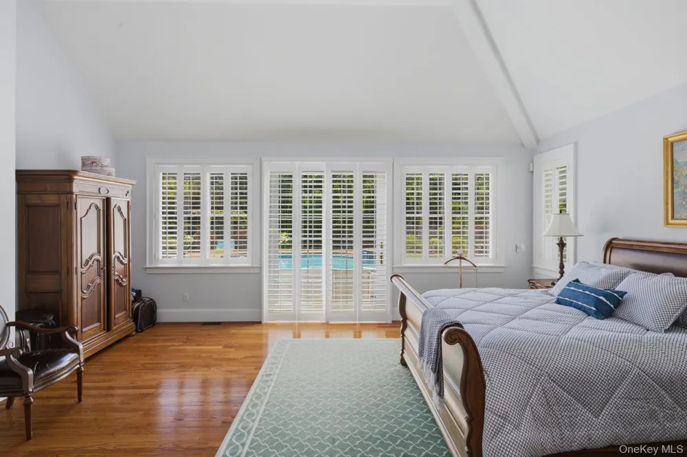 19 Cedarfield Lane Westhampton, NY 11977