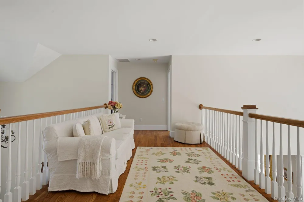 19 Cedarfield Lane Westhampton, NY 11977