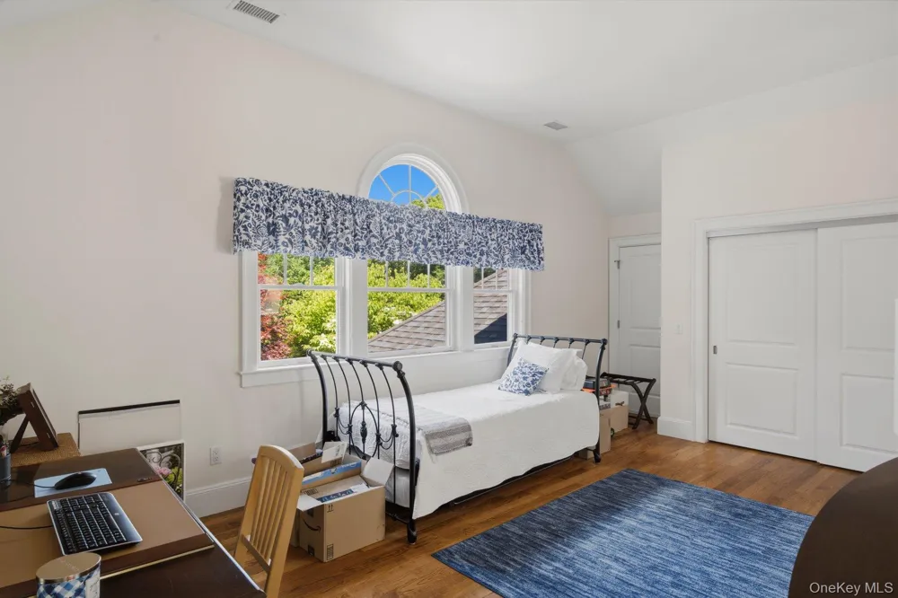 19 Cedarfield Lane Westhampton, NY 11977