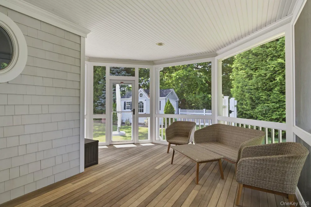 19 Cedarfield Lane Westhampton, NY 11977