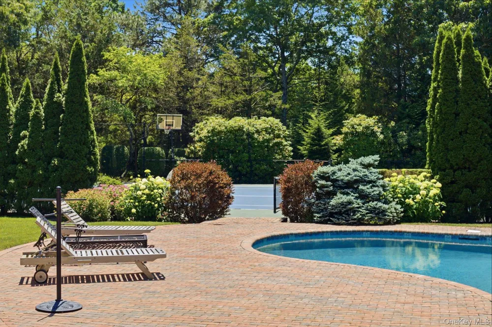 19 Cedarfield Lane Westhampton, NY 11977