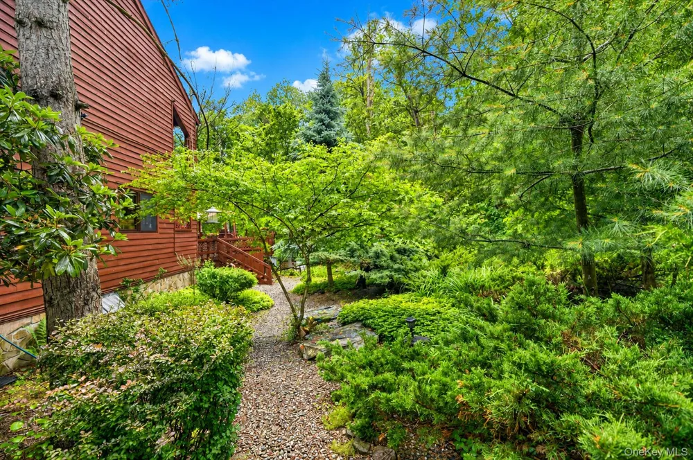 53 Meadowlark Lane Woodridge, NY 12789