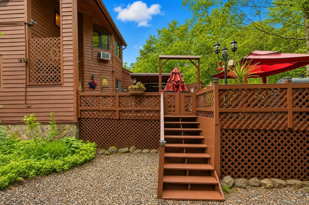 53 Meadowlark Lane Woodridge, NY 12789