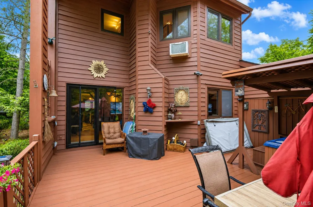 53 Meadowlark Lane Woodridge, NY 12789