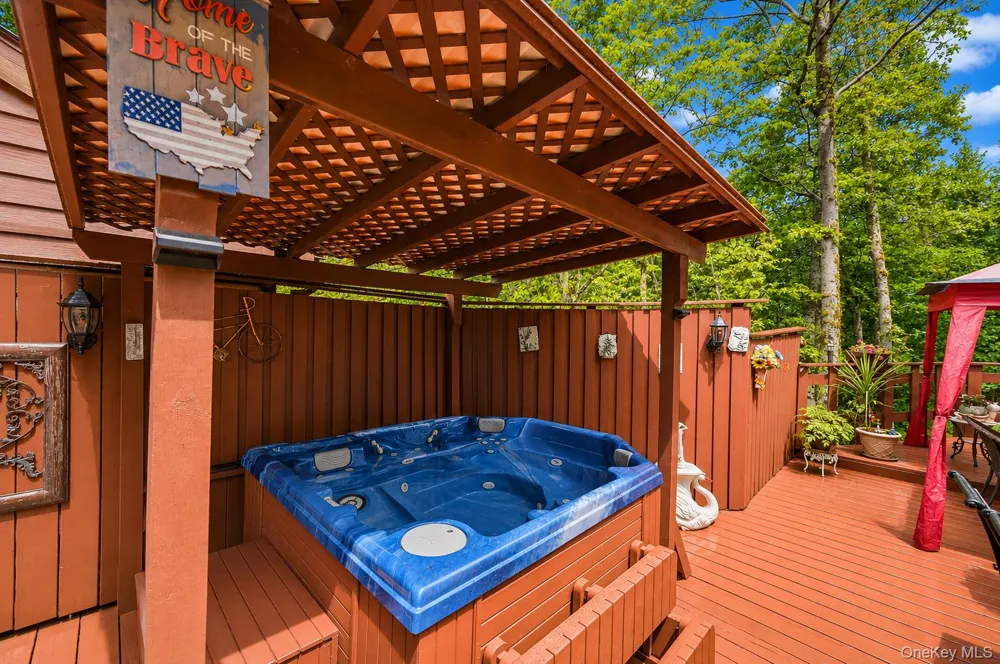 53 Meadowlark Lane Woodridge, NY 12789