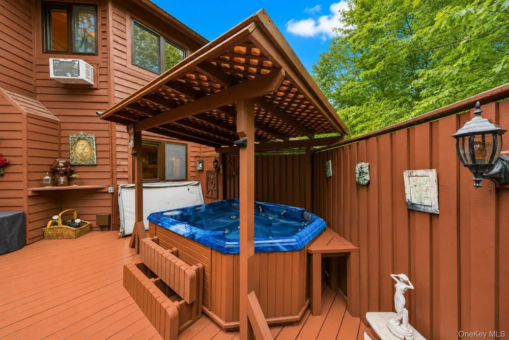 53 Meadowlark Lane Woodridge, NY 12789