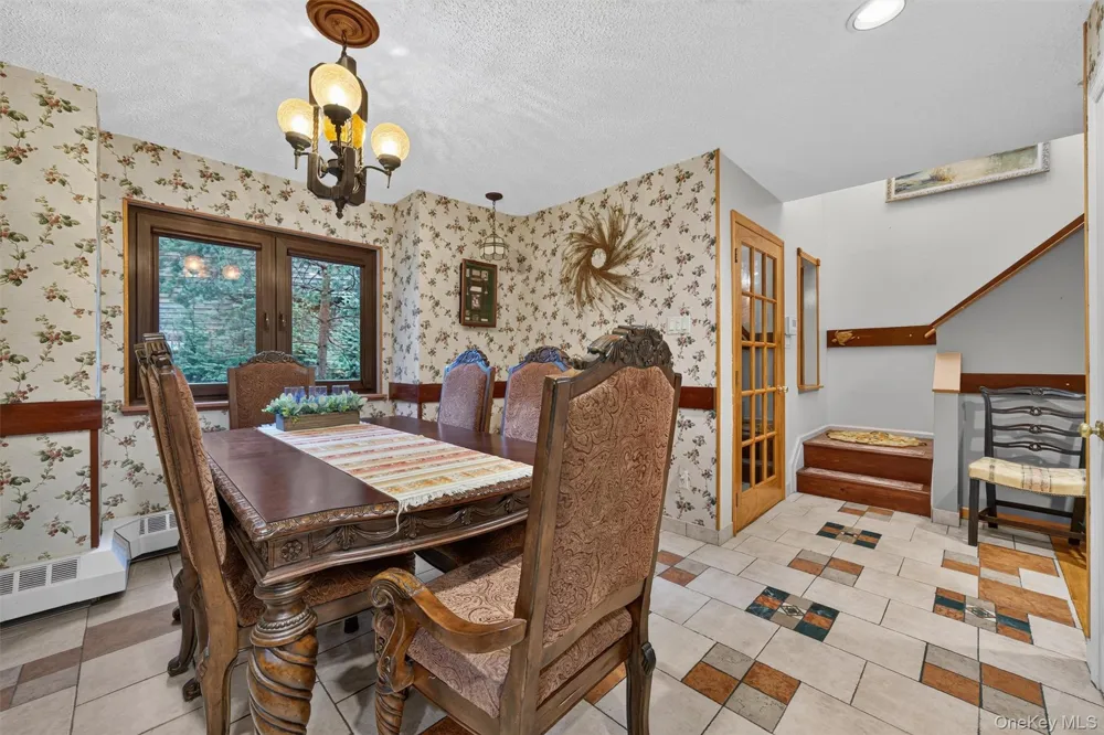 53 Meadowlark Lane Woodridge, NY 12789