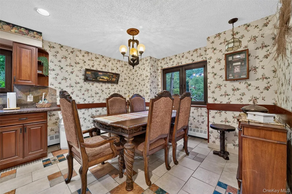 53 Meadowlark Lane Woodridge, NY 12789