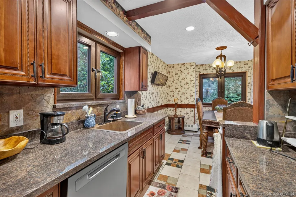 53 Meadowlark Lane Woodridge, NY 12789