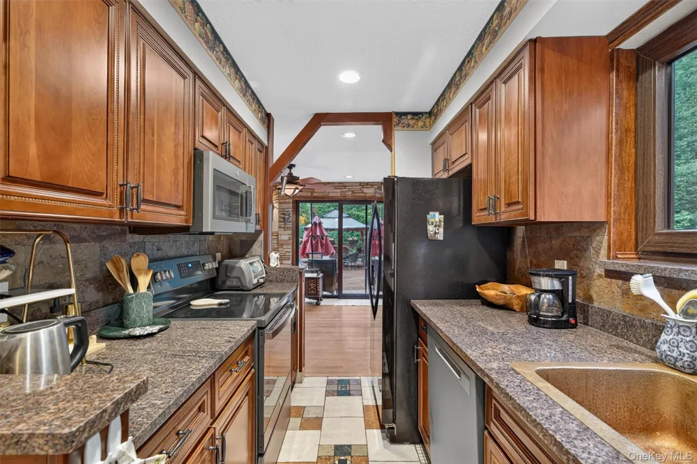 53 Meadowlark Lane Woodridge, NY 12789