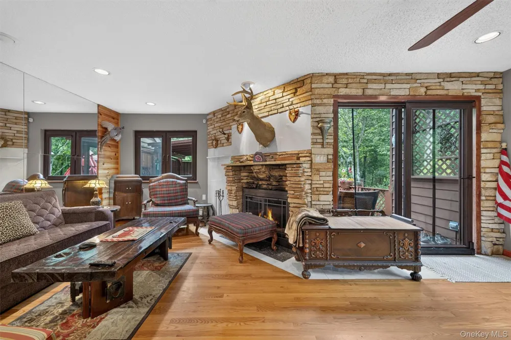 53 Meadowlark Lane Woodridge, NY 12789