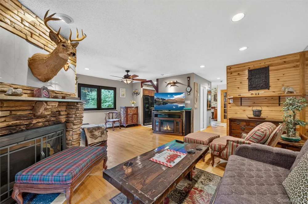 53 Meadowlark Lane Woodridge, NY 12789