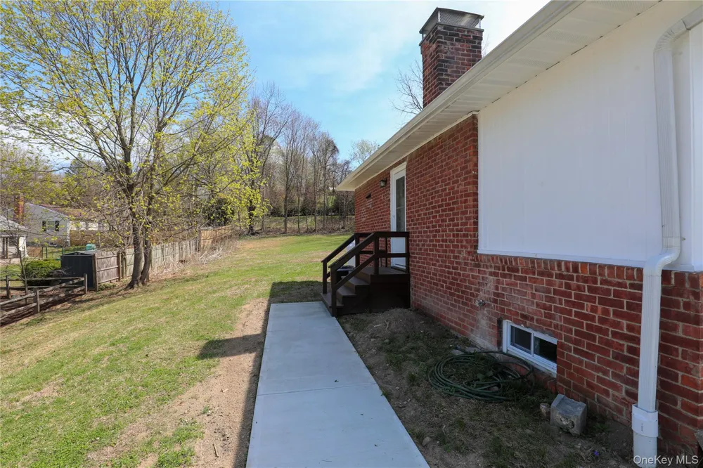 111 Zandhoek Road Hurley, NY 12443