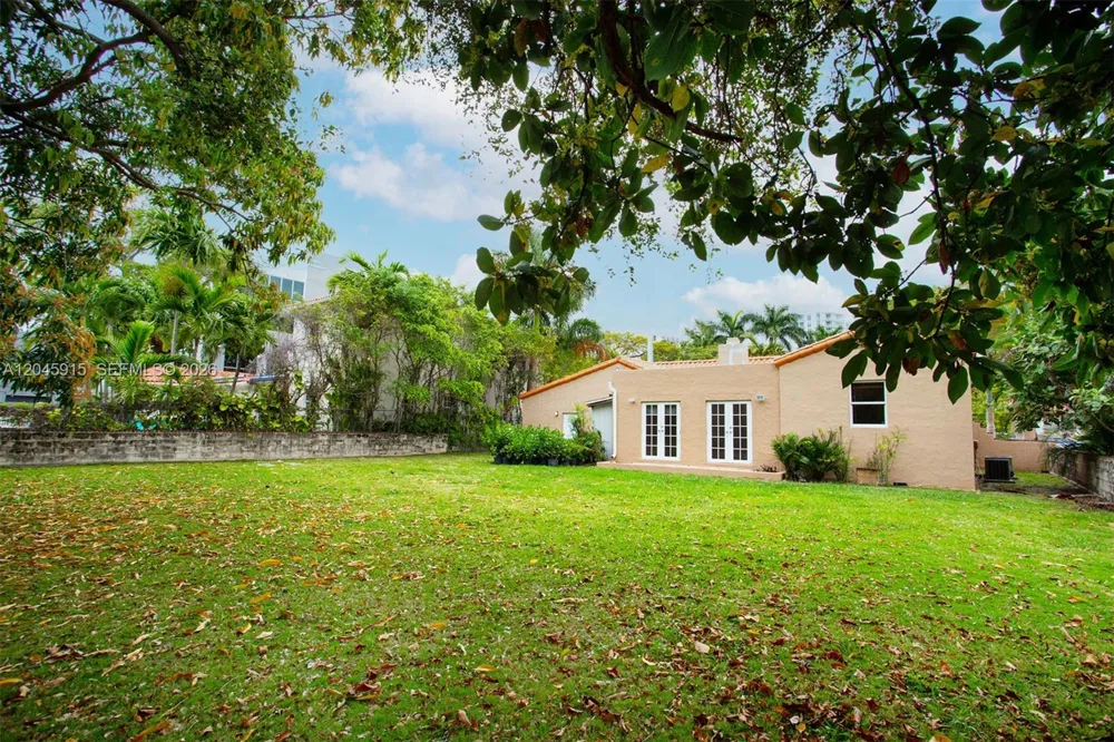236 SW 28th Rd Miami, FL 33129
