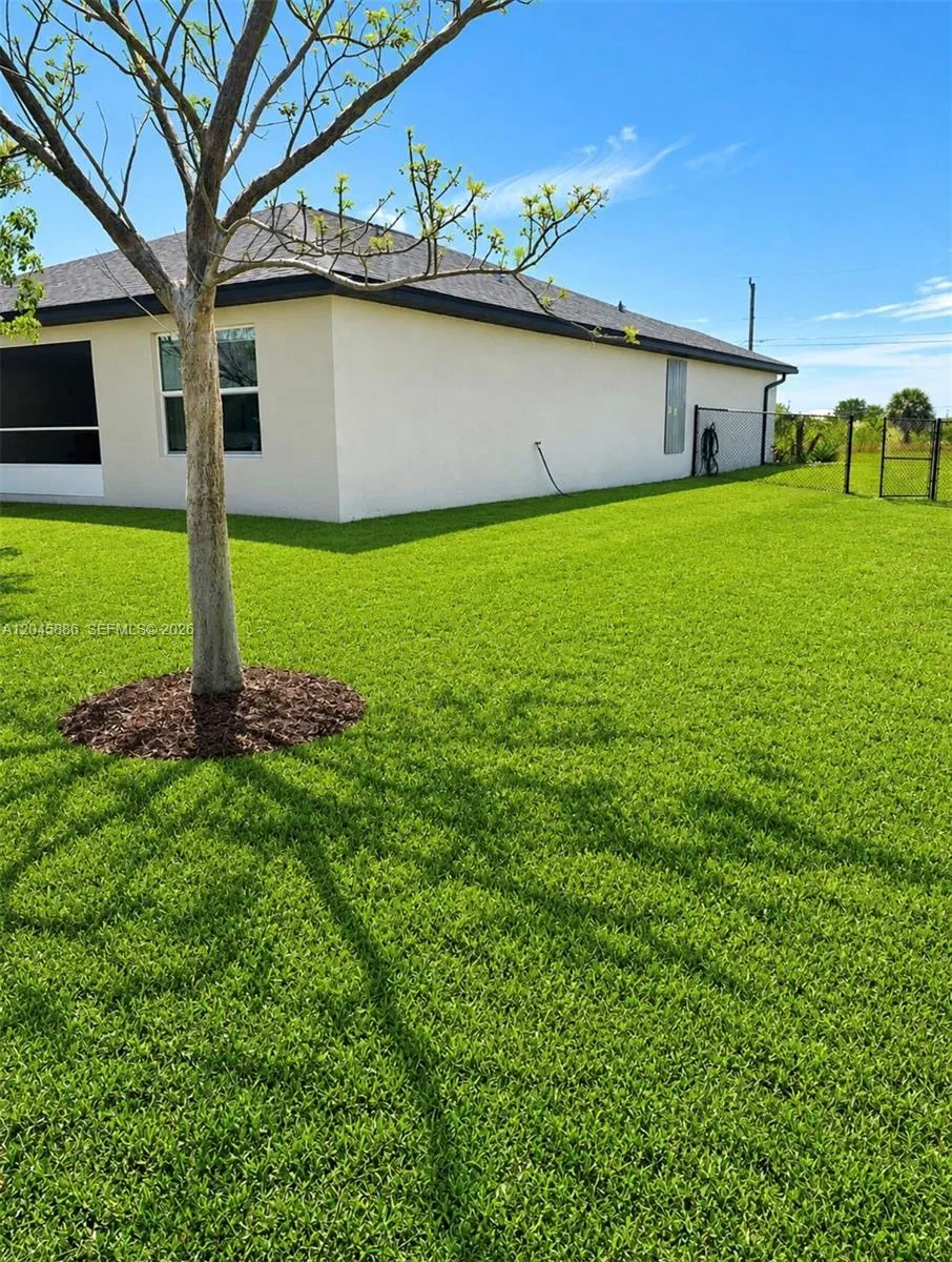 2123 NE 6th Ave Cape Coral, FL 33909