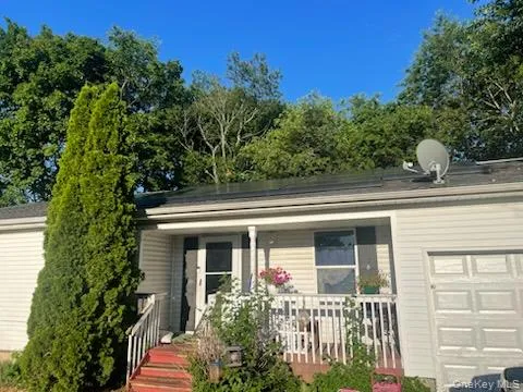 316 Leaf Avenue Central Islip, NY 11722