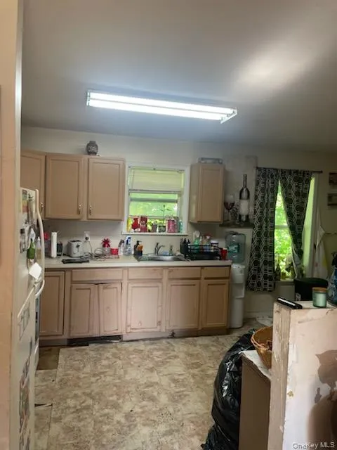 316 Leaf Avenue Central Islip, NY 11722
