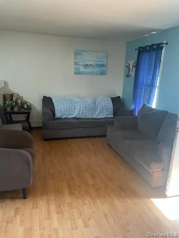 316 Leaf Avenue Central Islip, NY 11722