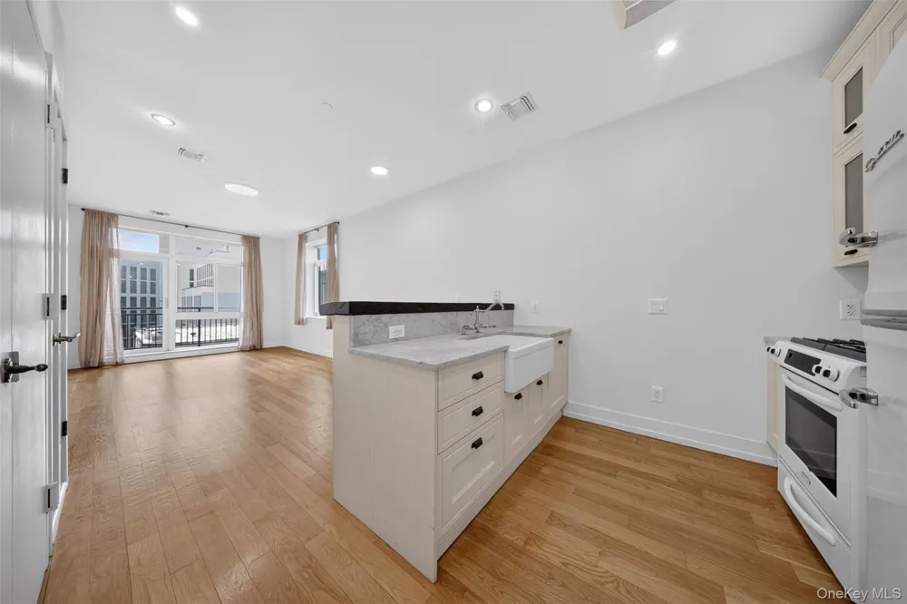 100 Engert Avenue #5C Brooklyn, NY 11222