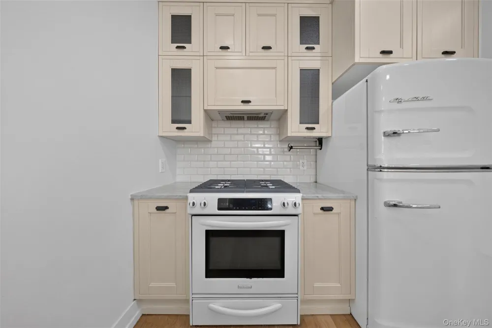 100 Engert Avenue #5C Brooklyn, NY 11222