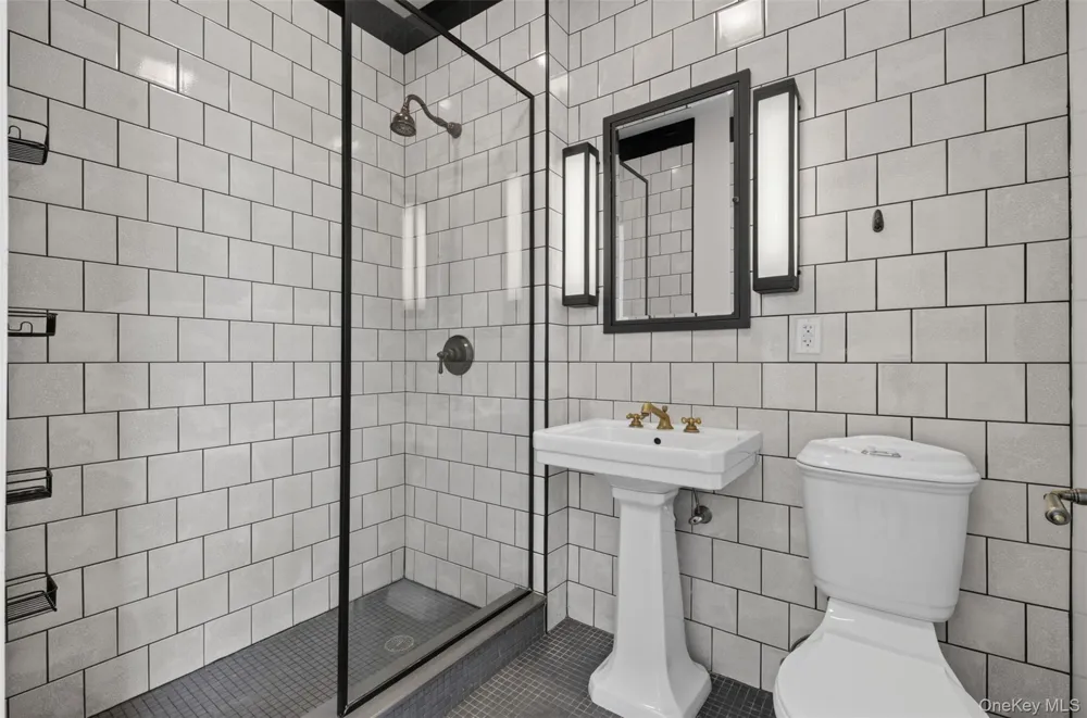 100 Engert Avenue #5C Brooklyn, NY 11222
