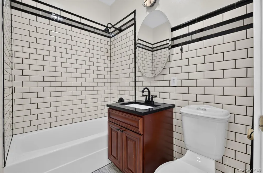 100 Engert Avenue #5C Brooklyn, NY 11222