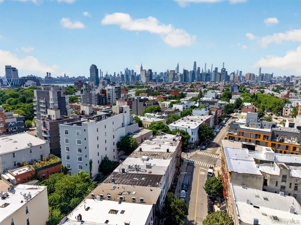 100 Engert Avenue #5C Brooklyn, NY 11222