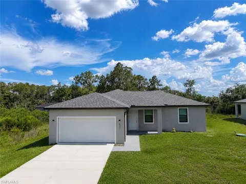 537 GREENBRIAR BOULEVARD