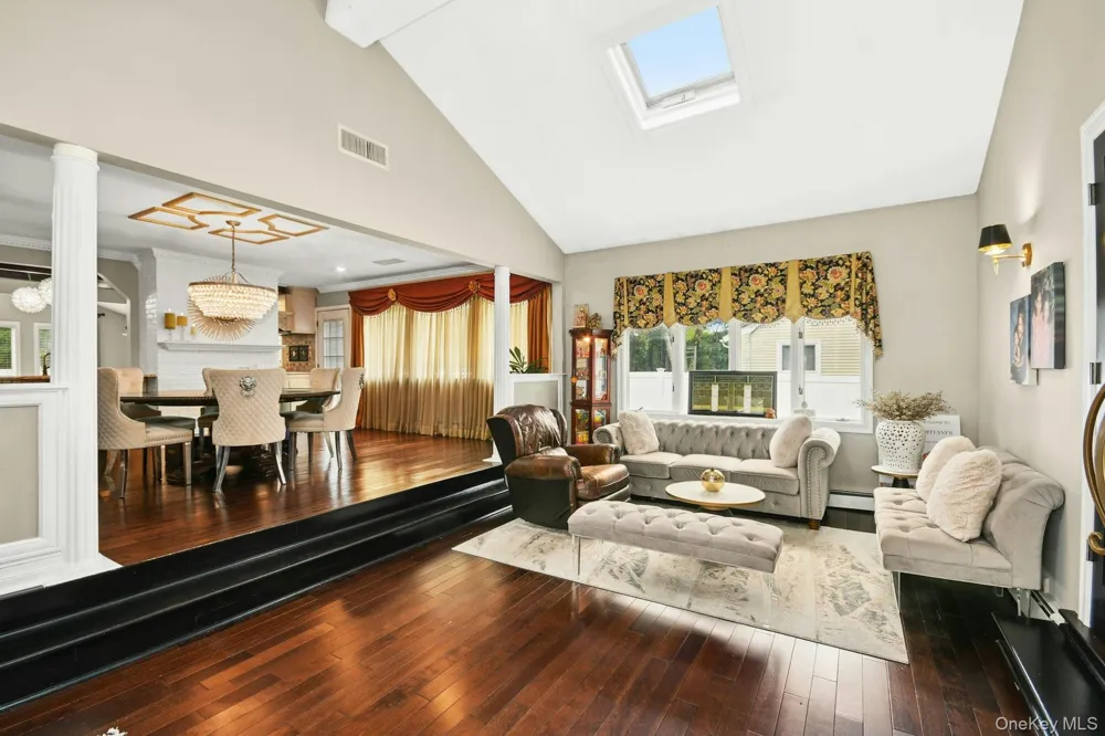 703 Lincoln Avenue Sayville, NY 11782