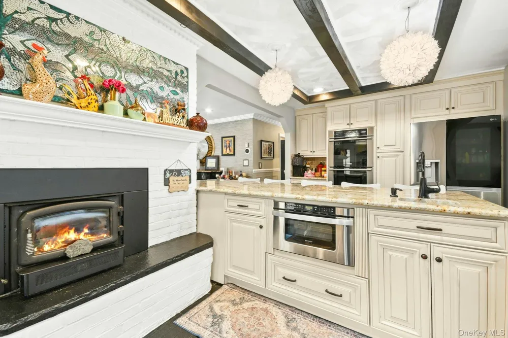 703 Lincoln Avenue Sayville, NY 11782