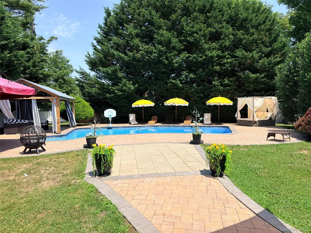 703 Lincoln Avenue Sayville, NY 11782